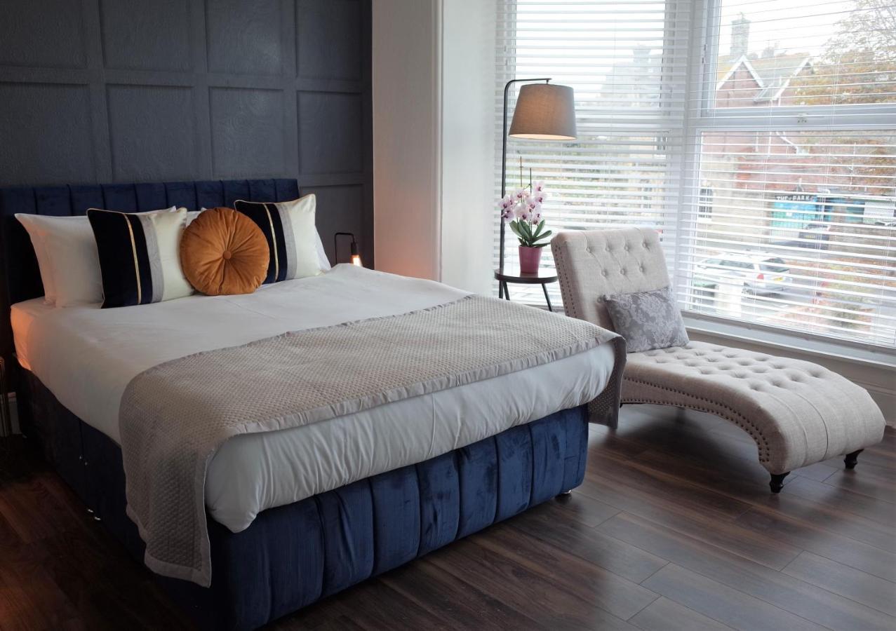 Spacious Apartment With Free Parking Weymouth Buitenkant foto